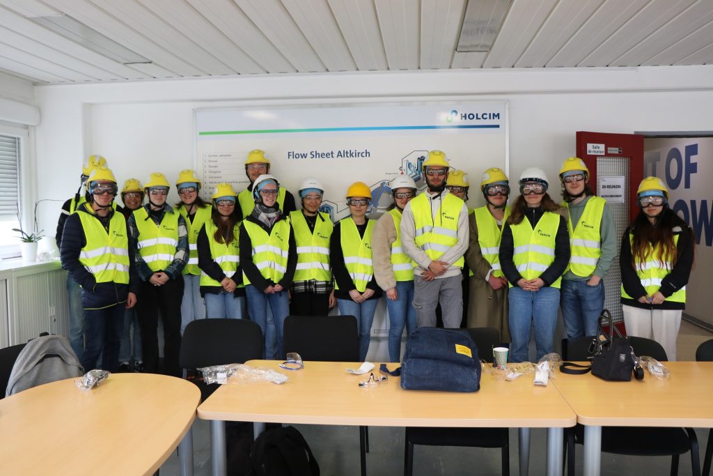 Visite des élèves de l'ENSCMu chez Holcim Haut-Rhin